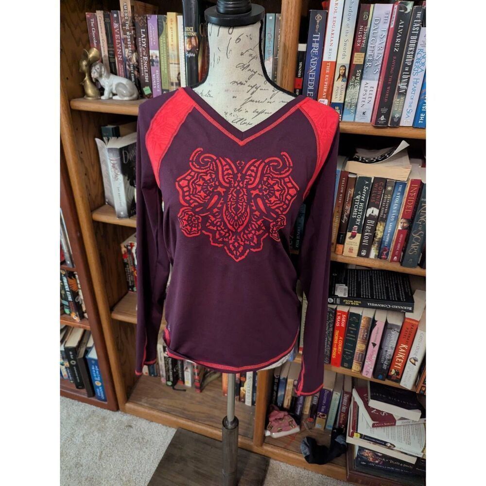Women’s Athleta Long Sleeve Athletic Vneck T-Shirt Size Medium Athleisure Purple